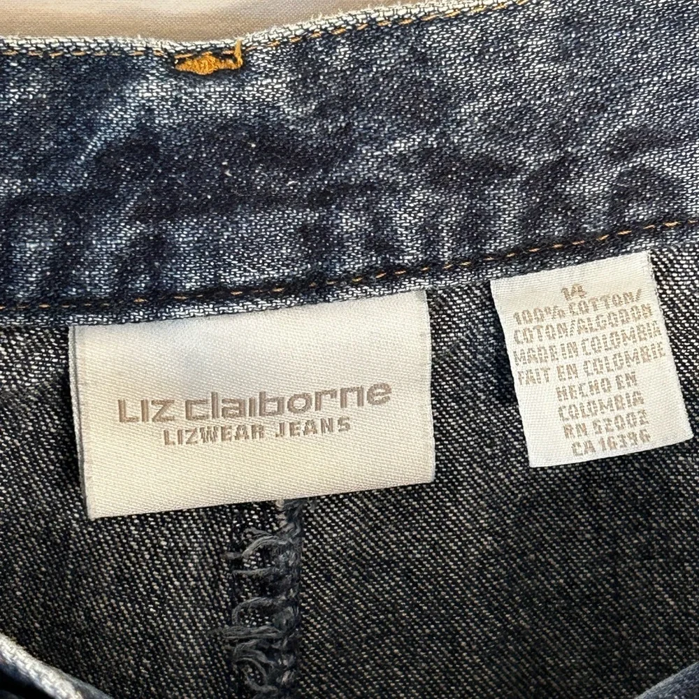 WOMENS SIZE 14 WAIST 31 LIZWEAR BLUE PLEATED FRONT DENIM JEAN SHORTS - Picture 2 of 3